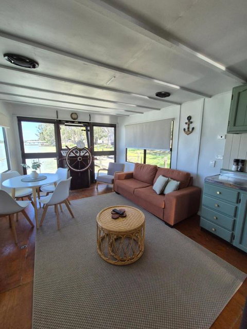 Paddle Wheeler Lilian - St Kilda Accommodation 0