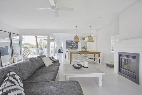 Patrick Street Villa - St Kilda Accommodation 1