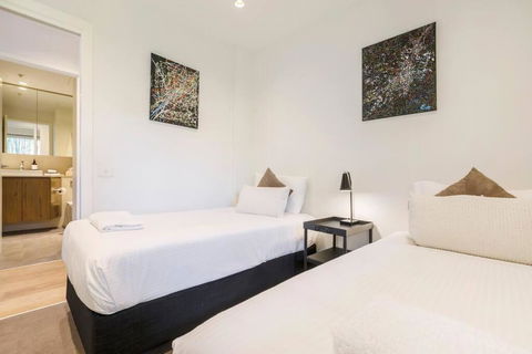 Peaceful 2 Bedroom Unit With Free Parking - St Kilda Accommodation 3