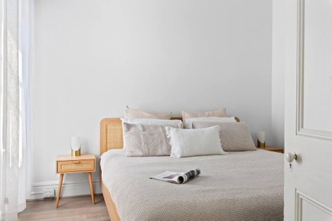 Peaceful 2 Bedroom With Private Backyard And BBQ - St Kilda Accommodation 3