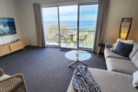 Penthouse Apartment Ocean Views - St Kilda Accommodation 1