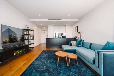 Perfect Located 1-Bed With Great Views & Parking - St Kilda Accommodation 2