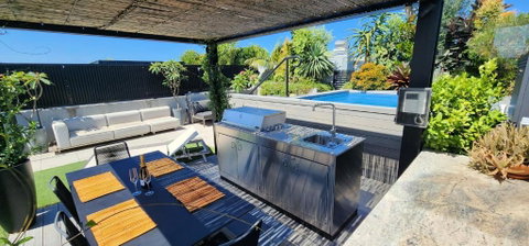 Penthouse Perfection With Private Rooftop Pool - St Kilda Accommodation 2