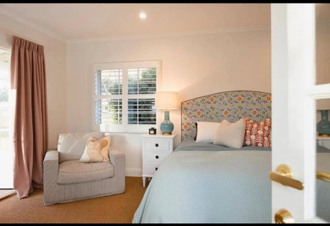 Peony Farm Pink Cottage - St Kilda Accommodation 3