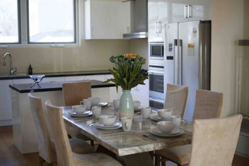 Perfectly Modern Living Home In Burwood with St Kilda Accommodation