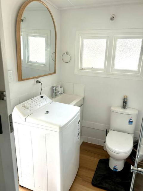 Pine Cottage - St Kilda Accommodation 2