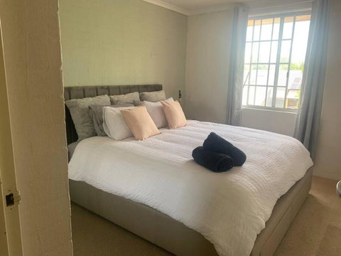 Plush 2 Bedroom Apartment Kingston - St Kilda Accommodation 1