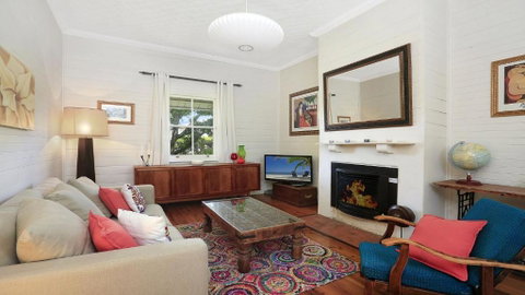 Poppy Cottage - St Kilda Accommodation 1