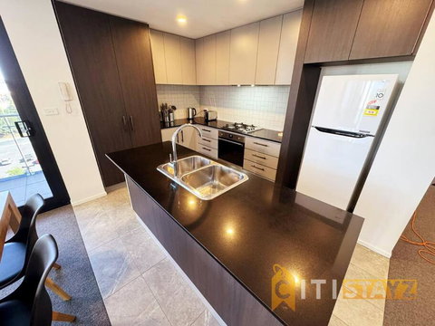 Posh In Phillip - 2bd 2bth Apt - St Kilda Accommodation 1