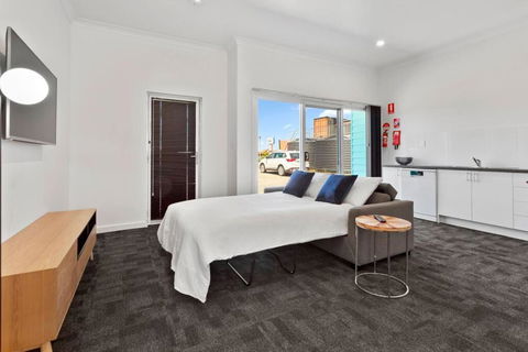 Port Lincoln Shark Apartment 4 - St Kilda Accommodation 3