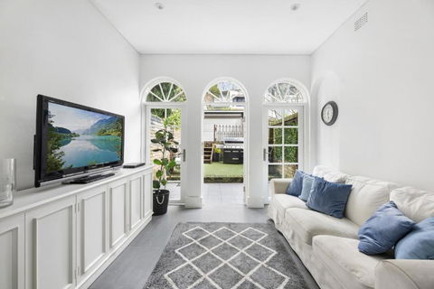 Pet Friendly Paddo Terrace - St Kilda Accommodation 0