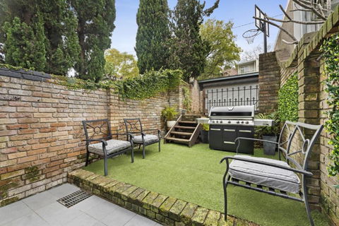 Pet Friendly Paddo Terrace - St Kilda Accommodation 3