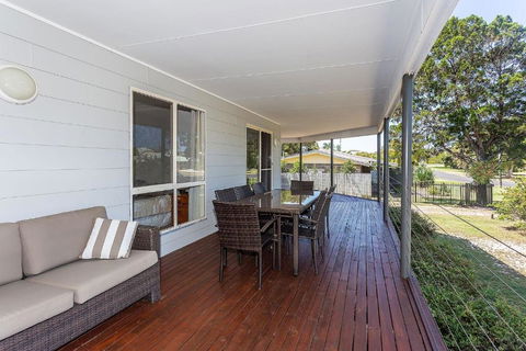 Rainbow Tides - St Kilda Accommodation 0