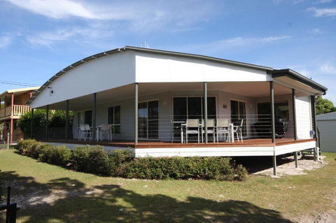 Rainbow Tides - St Kilda Accommodation 2