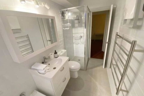 Quiet 2BR Apartment With Garden Views In Griffith - St Kilda Accommodation 3