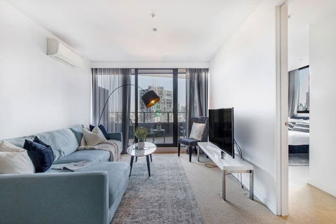 Premium Albert Park Grand Prix Apartment By Ready Set Host - St Kilda Accommodation 0