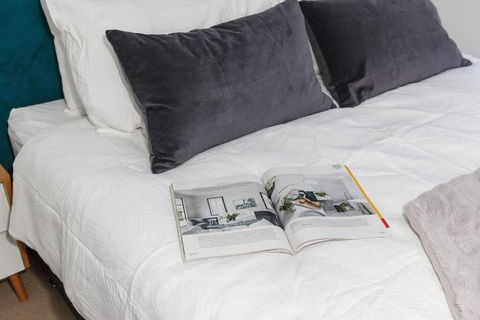 Premium Albert Park Grand Prix Apartment By Ready Set Host - St Kilda Accommodation 1