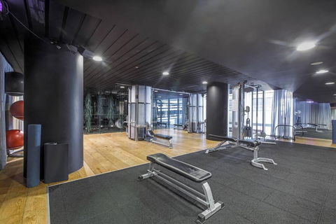 Premium Albert Park Grand Prix Apartment By Ready Set Host - St Kilda Accommodation 2