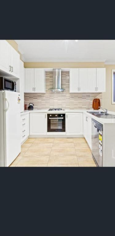 Private Room2 20 Minute CBD And Airport - St Kilda Accommodation 0