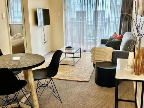 Prime Location 1 Bdr Apt In Perth - St Kilda Accommodation 0