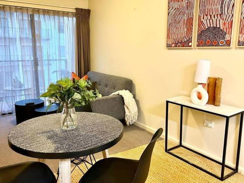 Prime Location 1 Bdr Apt In Perth - St Kilda Accommodation 2