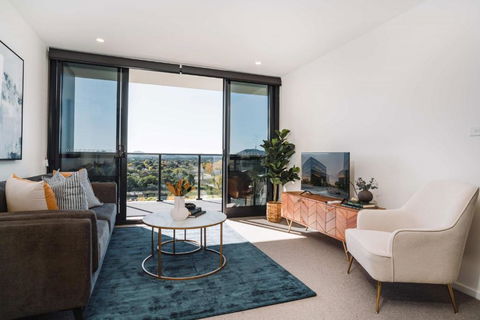 Pristine 2-Bed Apartment With Pool And BBQ - St Kilda Accommodation 1