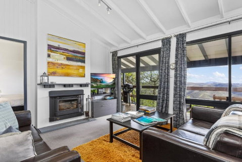 Pristine Mountain Retreat With Expansive Views - St Kilda Accommodation 0