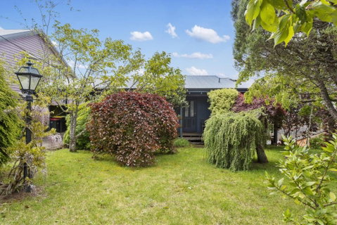 Pristine Mountain Retreat With Expansive Views - St Kilda Accommodation 3