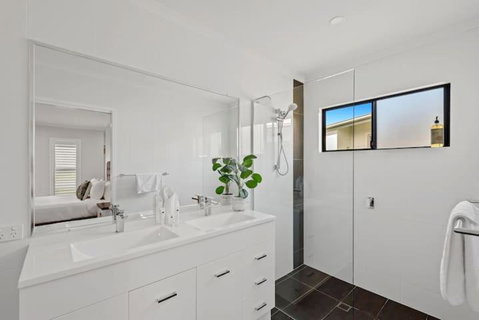 Private Mudjimba Beach Abode - St Kilda Accommodation 2