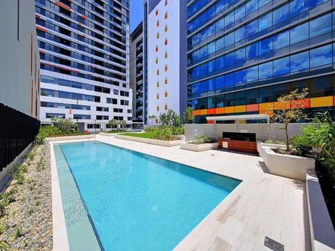 Private Bedroom & Bathroom In Shared Inner Brisbane Apartment - St Kilda Accommodation 0