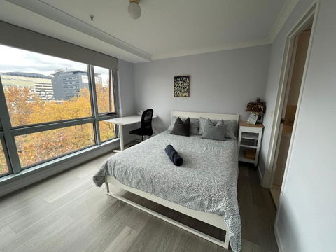 Private Room With Ensuite In The CBD - St Kilda Accommodation 1