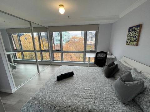 Private Room With Ensuite In The CBD - St Kilda Accommodation 2