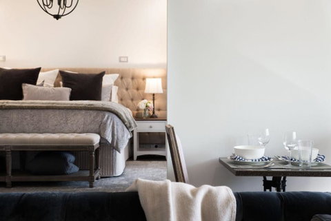 Provence Spa Villa 2 - St Kilda Accommodation 1