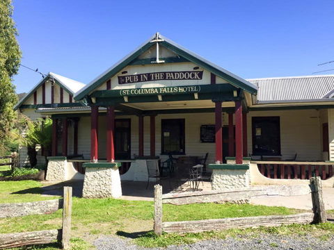 Pub In The Paddock - St Kilda Accommodation 0