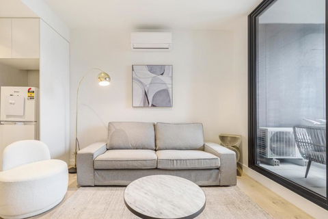 Quaint Stylish Hideout In Trendy South Melbourne - St Kilda Accommodation 1