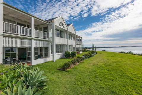 Quarterdeck 18 - St Kilda Accommodation 1
