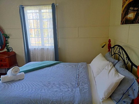 Quiet Private Central Cozy 3bdrm FREE Parking - St Kilda Accommodation 1