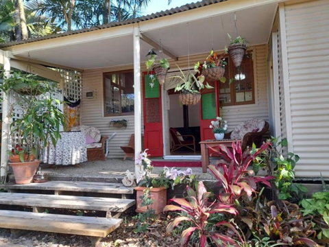 Quirky Cottage In Centre Of Maleny, Walk Everywhere - St Kilda Accommodation 2