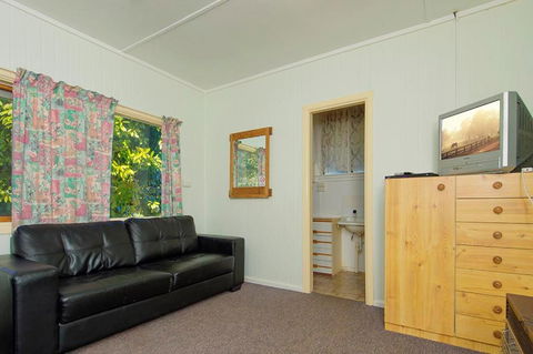 Rainbow Pines Tourist Caravan Park - St Kilda Accommodation 3