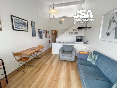 Razorback 3 - St Kilda Accommodation 2