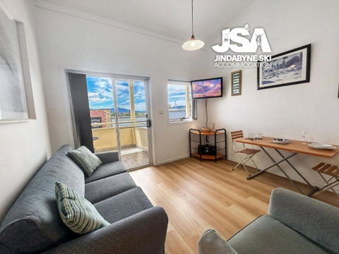 Razorback 3 - St Kilda Accommodation 3