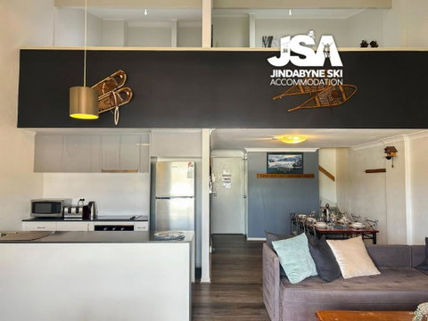 Razorback 6 - St Kilda Accommodation 1