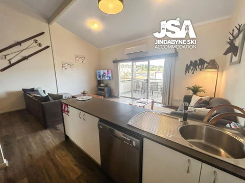 Razorback 6 - St Kilda Accommodation 3