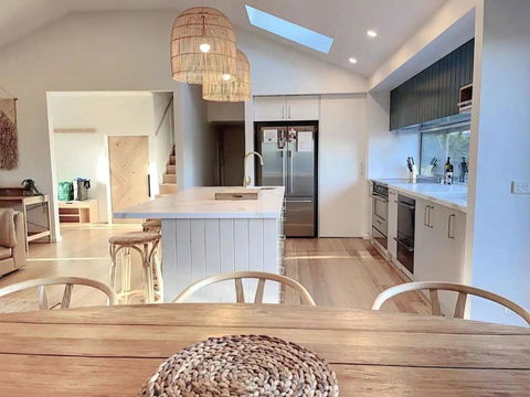 Red Hill Lane 5BedroomVineyard&RuralValleyViews - St Kilda Accommodation 2