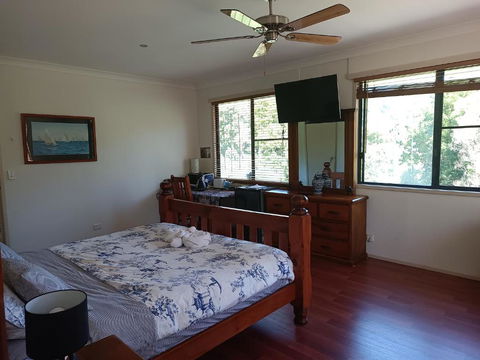 Quand0ng Valley Inn - The Hidden Waterfall Family Retreat - St Kilda Accommodation 2