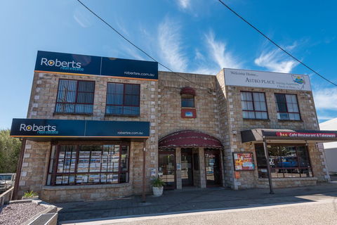 Astro Place - St Kilda Accommodation 3