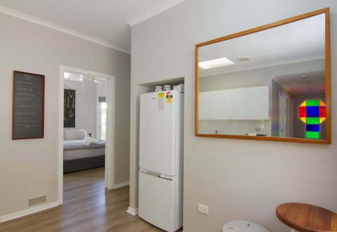 Atticus Cottage - St Kilda Accommodation 3