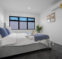AU.JOY 3 Bed Townhouse Burwood 3 - St Kilda Accommodation
