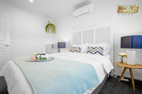 AU.JOY 3 Bed Townhouse Burwood 3 - St Kilda Accommodation 2