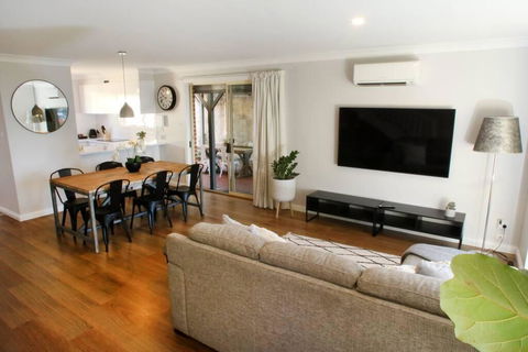 Austinmer On The Beach - St Kilda Accommodation 1